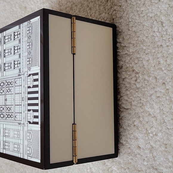 🛑Henri Bendel Special Edition Jewelry Box - Picture 7 of 8
